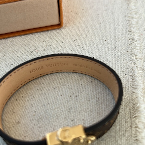 Nano Monogram Louis Vuitton bracelet. - Picture 4 of 8